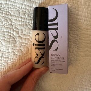 NWT Saie Glowy Super Gel - Subtle‎ Cream Shade
